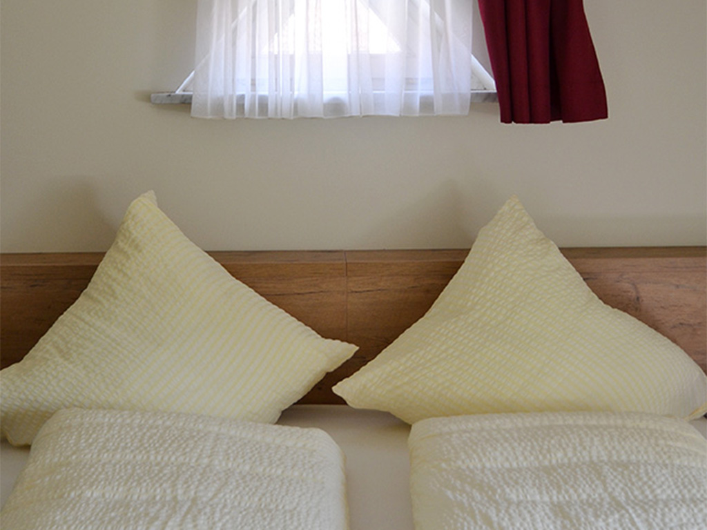 wohnung libelle mit elternschlafzimmer und doppelbett