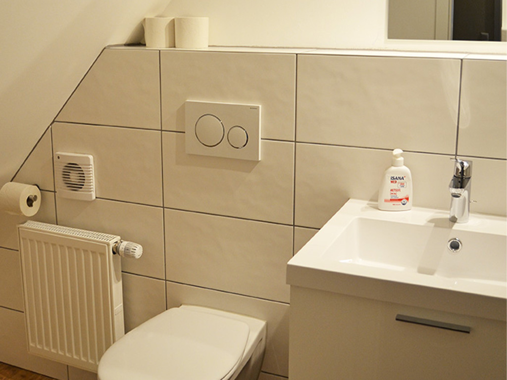 wohnung pfauenauge mit wc