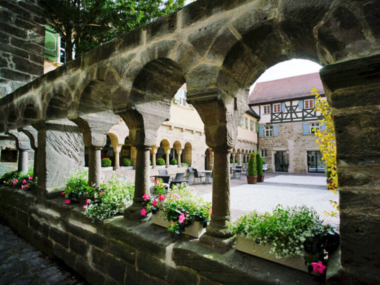 feuchtwangen ansicht kreuzgang und innenhof