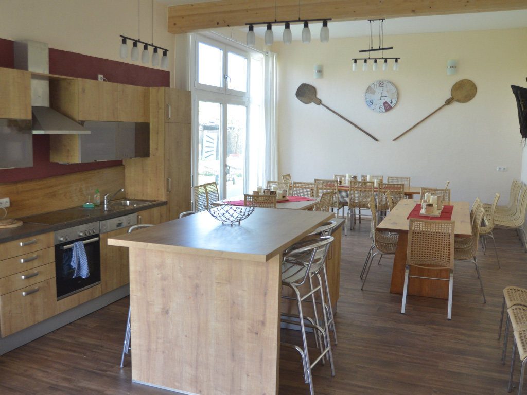 ferienbauernhof ohr zweiter gesellschaftsraum mit küche_modern