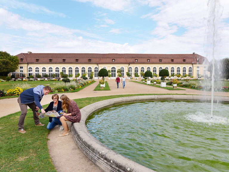 Orangerie Ansbach mit parkanlage und springbrunnen
